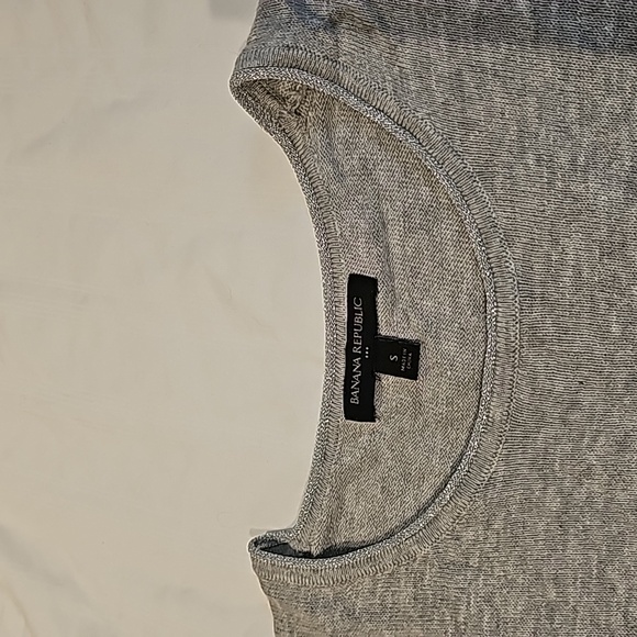 Grey banana Republic sweater - Picture 2 of 4